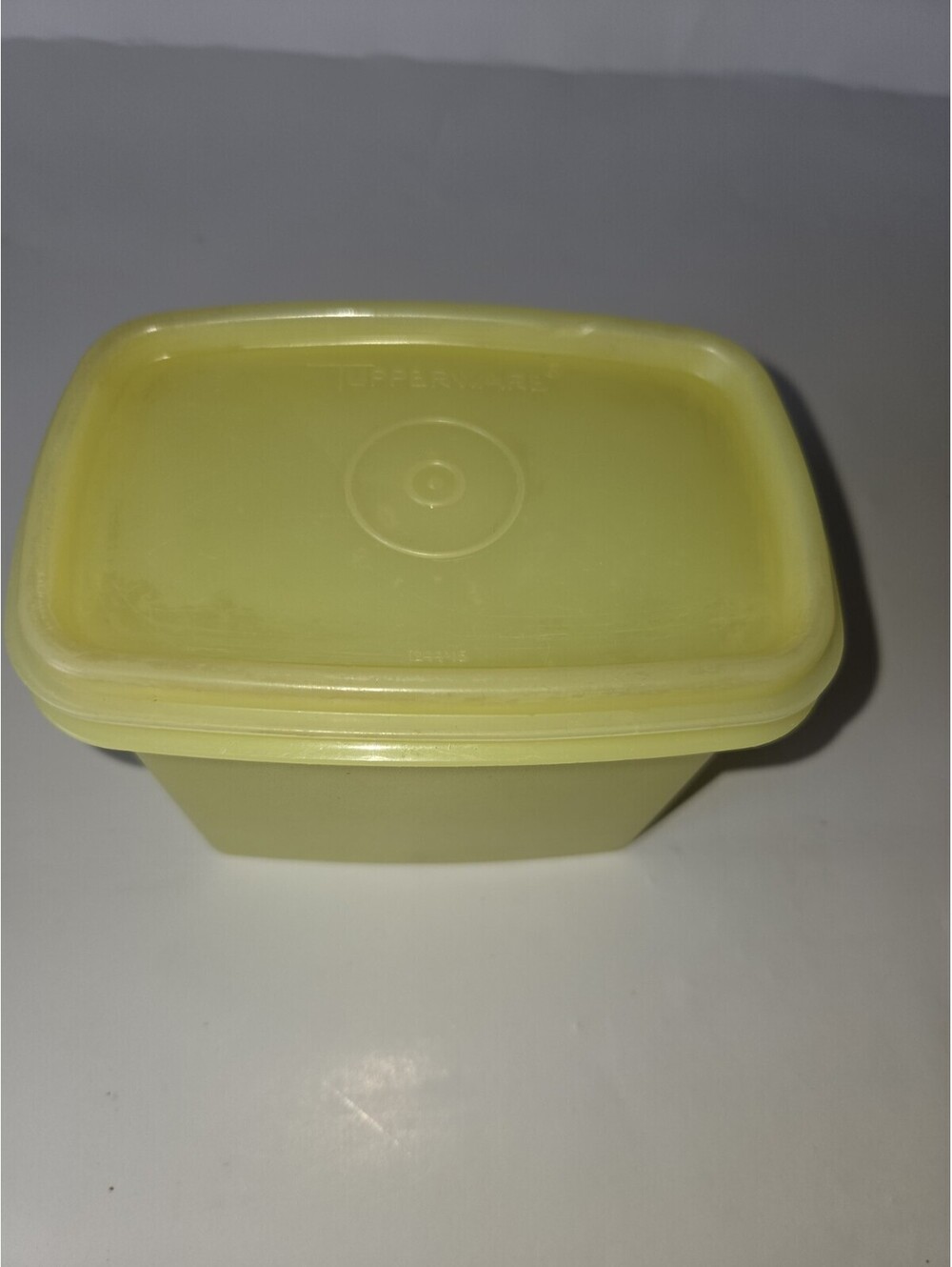Vintage Tupperware Shelf Saver #1243 -8 Container  With Lid Yellow A12